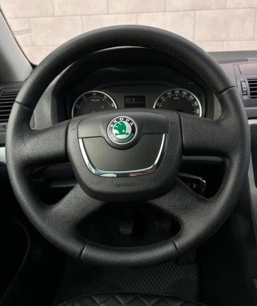 Skoda Octavia II (A5) Рестайлинг с пробегом 2012 года, цена 870 000 рублей, 158303 км, лифтбек, Автокод Объявления