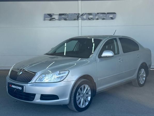 Skoda Octavia II (A5) Рестайлинг с пробегом 2012 года, цена 1 100 000 рублей, 169000 км, лифтбек, Автокод Объявления