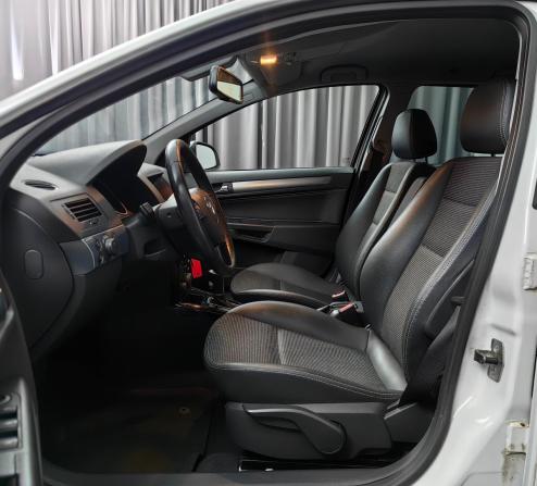Opel Astra H Рестайлинг с пробегом 2014 года, цена 630 000 рублей, 200085 км, универсал, Автокод Объявления