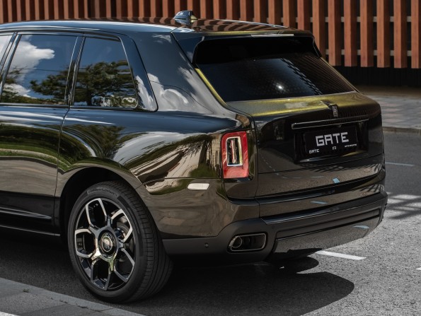 Новый Rolls-Royce Cullinan I 2024 года, цена 78 400 000 рублей, внедорожник, Автокод Объявления