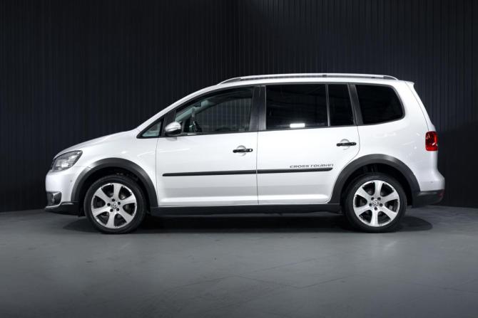 Volkswagen Touran I Рестайлинг 2 с пробегом 2011 года, цена 1 199 000 рублей, 125325 км, компактвэн, Автокод Объявления
