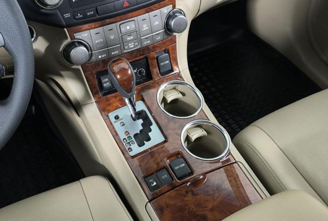Toyota Highlander II (XU40) Рестайлинг с пробегом 2011 года, цена 1 495 000 рублей, 352535 км, внедорожник, Автокод Объявления