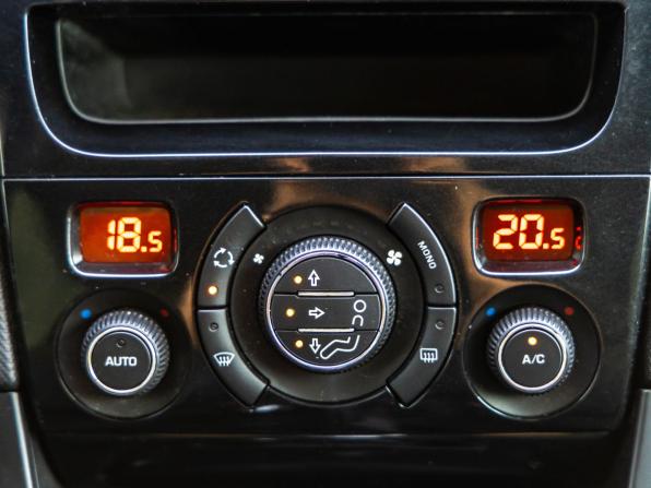 Peugeot 408 I с пробегом 2012 года, цена 1 098 000 рублей, 91140 км, седан, Автокод Объявления