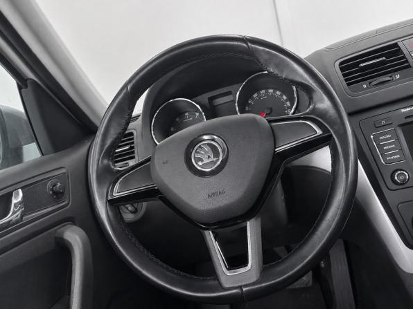 Skoda Yeti I Рестайлинг с пробегом 2015 года, цена 1 149 000 рублей, 226664 км, внедорожник, Автокод Объявления