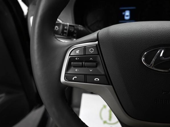 Hyundai Solaris II с пробегом 2018 года, цена 1 195 000 рублей, 131425 км, седан, Автокод Объявления
