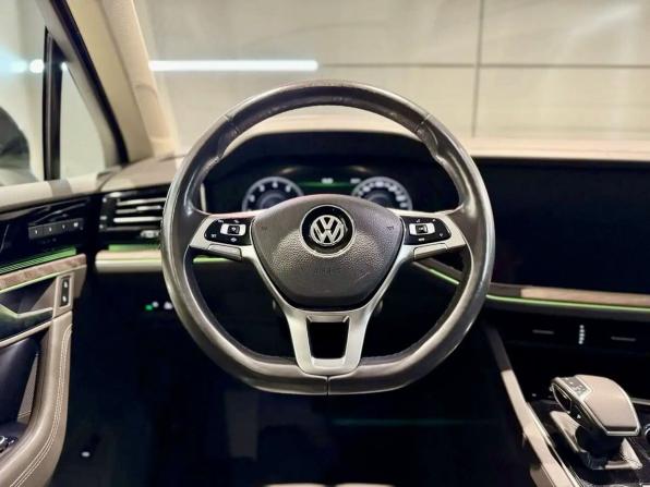 Volkswagen Touareg III с пробегом 2020 года, цена 4 250 000 рублей, 173000 км, внедорожник, Автокод Объявления