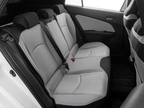 Toyota Prius IV (XW50) с пробегом 2016 года, цена 1 755 000 рублей, 184729 км, лифтбек, Автокод Объявления