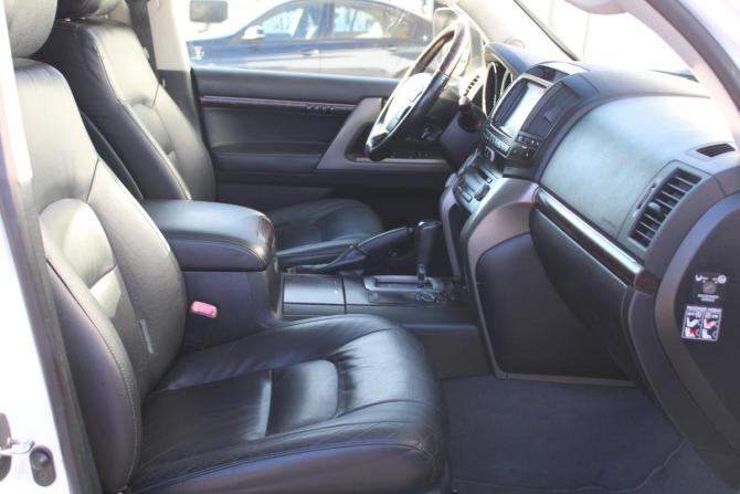 Toyota Land Cruiser 200 Series с пробегом 2011 года, цена 2 590 000 рублей, 273000 км, внедорожник, Автокод Объявления