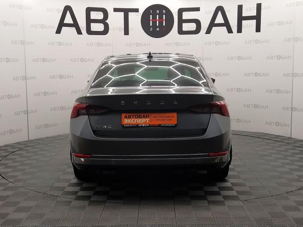 Skoda Octavia IV (A8) с пробегом 2021 года, цена 2 819 000 рублей, 77452 км, лифтбек, Автокод Объявления