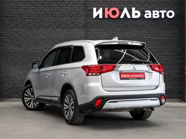 Mitsubishi Outlander III Рестайлинг 3 с пробегом 2019 года, цена 2 090 000 рублей, 118599 км, внедорожник, Автокод Объявления
