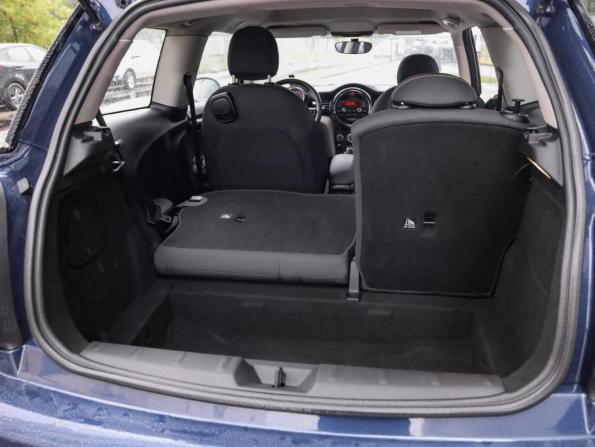 Mini Hatch III (F55/F56) с пробегом 2016 года, цена 1 449 000 рублей, 156801 км, хэтчбек, Автокод Объявления