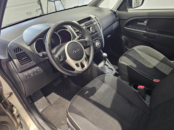Kia Venga I с пробегом 2013 года, цена 879 000 рублей, 125594 км, минивэн, Автокод Объявления