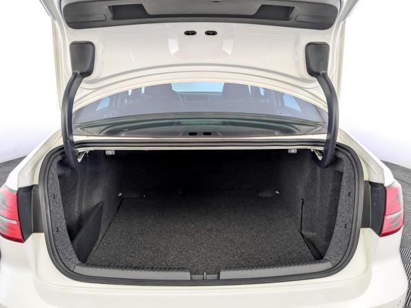 Volkswagen Jetta VI Рестайлинг с пробегом 2016 года, цена 1 465 000 рублей, 81427 км, седан, Автокод Объявления