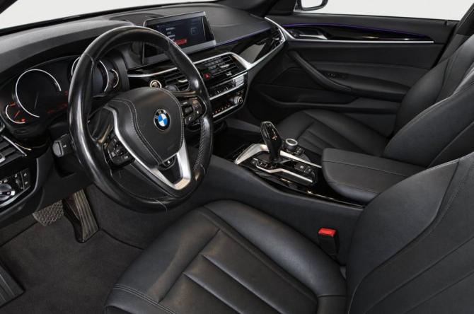 BMW 5 серии VII (G30/G31/G38) с пробегом 2018 года, цена 3 529 000 рублей, 93000 км, седан, Автокод Объявления