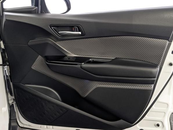 Toyota C-HR I Рестайлинг с пробегом 2021 года, цена 2 899 000 рублей, 55095 км, внедорожник, Автокод Объявления