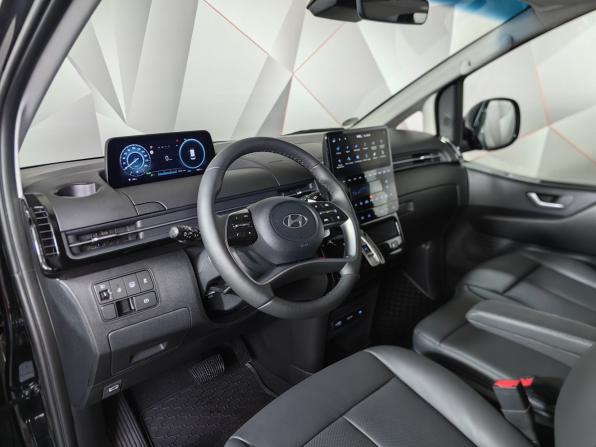 Hyundai Staria I с пробегом 2025 года, цена 8 250 000 рублей, 2040 км, минивэн, Автокод Объявления