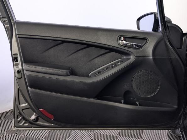 Kia Cerato III Рестайлинг (Classic) с пробегом 2018 года, цена 1 395 000 рублей, 133000 км, седан, Автокод Объявления