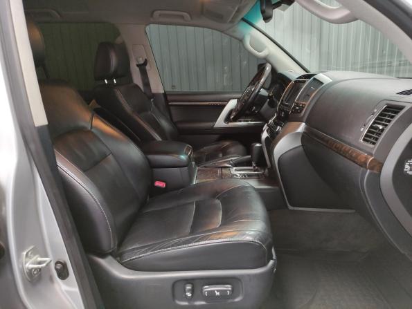 Toyota Land Cruiser 200 Series Рестайлинг 1 с пробегом 2013 года, цена 3 200 000 рублей, 240350 км, внедорожник, Автокод Объявления