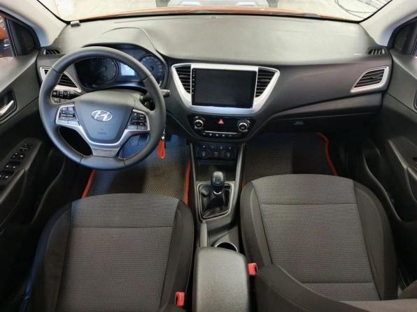 Hyundai Solaris II с пробегом 2019 года, цена 1 350 000 рублей, 108000 км, седан, Автокод Объявления