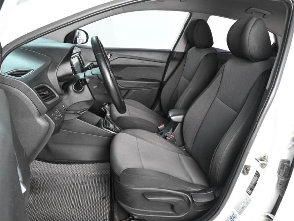 Hyundai Solaris II с пробегом 2018 года, цена 1 355 000 рублей, 194694 км, седан, Автокод Объявления