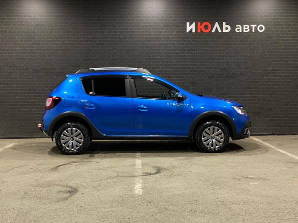 Renault Sandero II Рестайлинг с пробегом 2019 года, цена 1 040 000 рублей, 179930 км, хэтчбек, Автокод Объявления