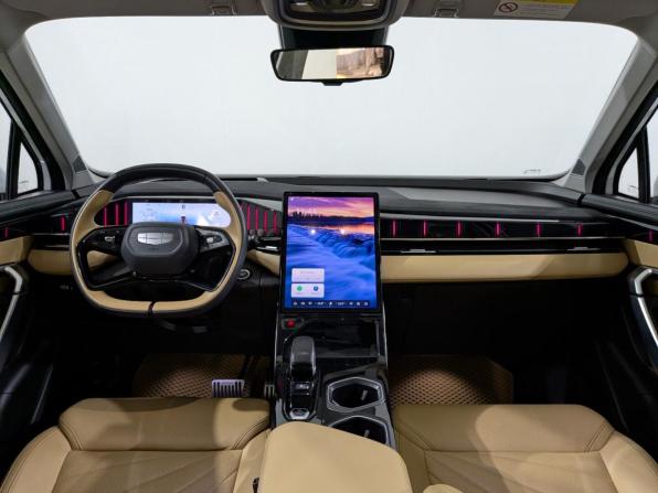 Geely Boyue L I с пробегом 2023 года, цена 2 370 000 рублей, 41973 км, внедорожник, Автокод Объявления