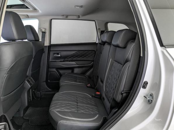 Mitsubishi Outlander III Рестайлинг 3 с пробегом 2022 года, цена 2 550 000 рублей, 25553 км, внедорожник, Автокод Объявления