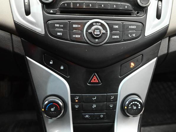 Chevrolet Cruze I Рестайлинг с пробегом 2013 года, цена 650 000 рублей, 238848 км, седан, Автокод Объявления