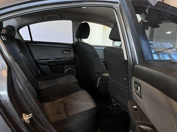 Mazda 3 I (BK) Рестайлинг с пробегом 2006 года, цена 236 000 рублей, 733166 км, седан, Автокод Объявления