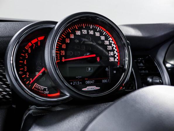 Mini Hatch III (F55/F56) Рестайлинг с пробегом 2019 года, цена 4 290 000 рублей, 8045 км, хэтчбек, Автокод Объявления
