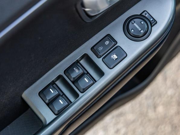 Kia Rio III Рестайлинг с пробегом 2015 года, цена 998 000 рублей, 182631 км, хэтчбек, Автокод Объявления