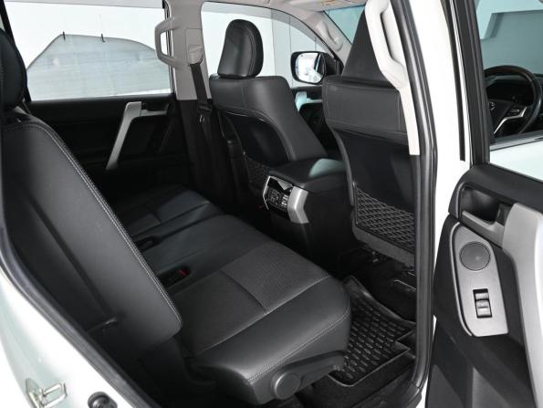 Toyota Land Cruiser Prado 150 Series Рестайлинг 3 с пробегом 2022 года, цена 6 399 000 рублей, 37041 км, внедорожник, Автокод Объявления
