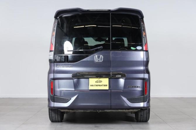 Honda Stepwgn V с пробегом 2015 года, цена 1 699 000 рублей, 165833 км, минивэн, Автокод Объявления
