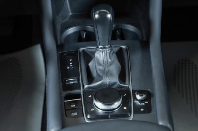Mazda 3 IV (BP) с пробегом 2020 года, цена 1 899 000 рублей, 40224 км, седан, Автокод Объявления