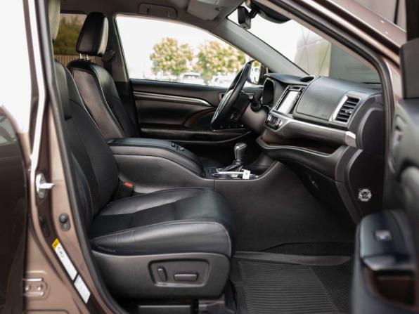 Toyota Highlander III (XU50) Рестайлинг с пробегом 2018 года, цена 2 850 000 рублей, 267347 км, внедорожник, Автокод Объявления