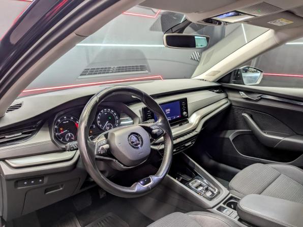 Skoda Octavia IV (A8) с пробегом 2020 года, цена 2 000 000 рублей, 141044 км, лифтбек, Автокод Объявления