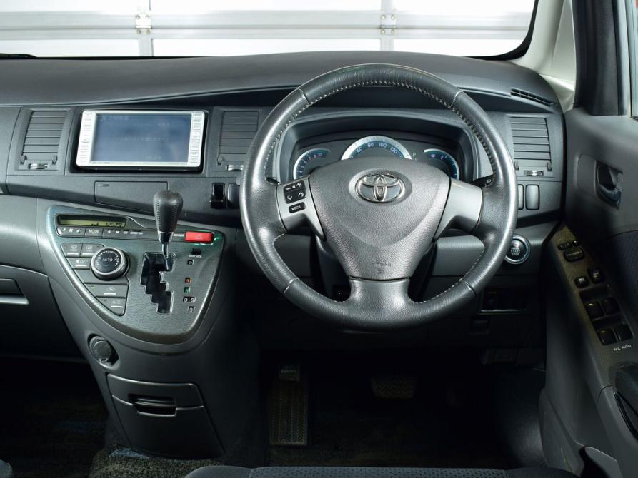 Toyota ISis I Рестайлинг Кемерово  - изображение 8