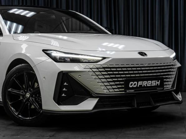 Changan UNI-V I с пробегом 2023 года, цена 2 099 000 рублей, 82914 км, лифтбек, Автокод Объявления