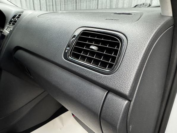 Volkswagen Polo V Рестайлинг с пробегом 2016 года, цена 999 000 рублей, 164133 км, седан, Автокод Объявления