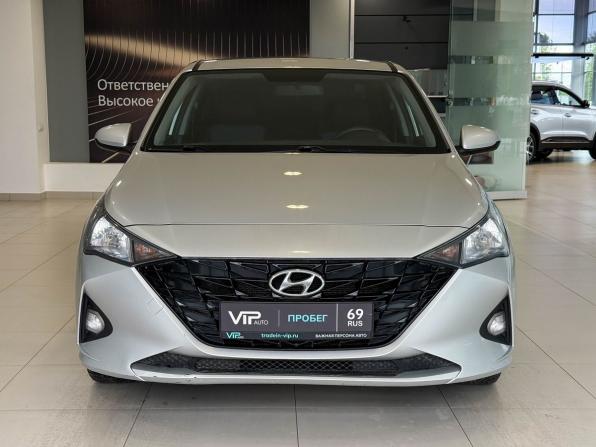 Hyundai Solaris II Рестайлинг с пробегом 2022 года, цена 1 375 000 рублей, 140186 км, седан, Автокод Объявления