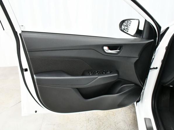 Hyundai Solaris II Рестайлинг с пробегом 2022 года, цена 1 767 000 рублей, 22668 км, седан, Автокод Объявления