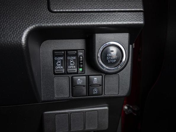 Toyota Tank I с пробегом 2018 года, цена 1 010 000 рублей, 60274 км, микровэн, Автокод Объявления
