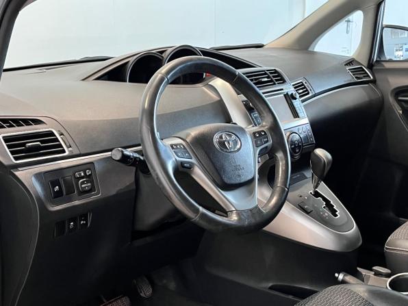 Toyota Verso I Рестайлинг с пробегом 2013 года, цена 1 400 000 рублей, 125101 км, компактвэн, Автокод Объявления