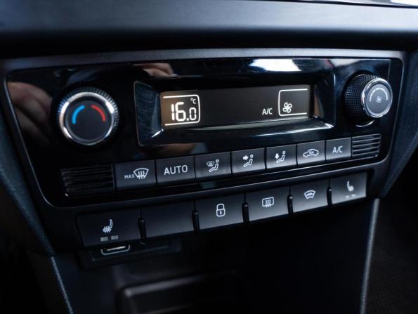 Skoda Rapid I Рестайлинг с пробегом 2019 года, цена 1 599 000 рублей, 80379 км, лифтбек, Автокод Объявления
