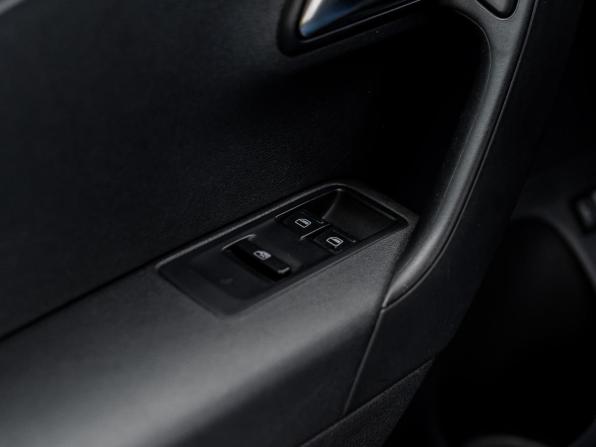 Volkswagen Polo V с пробегом 2015 года, цена 910 000 рублей, 121058 км, седан, Автокод Объявления