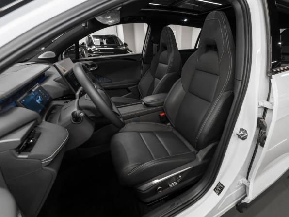 Lynk &amp; Co 06 I Рестайлинг с пробегом 2026 года, цена 3 450 000 рублей, 27 км, внедорожник, Автокод Объявления