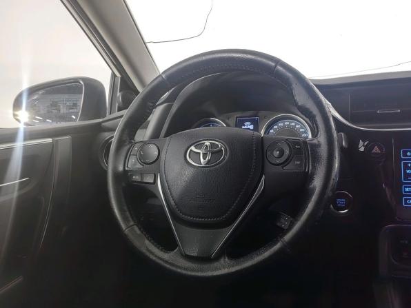 Toyota Corolla XI (E160 E170 E180) Рестайлинг 1 с пробегом 2016 года, цена 1 139 000 рублей, 233281 км, седан, Автокод Объявления