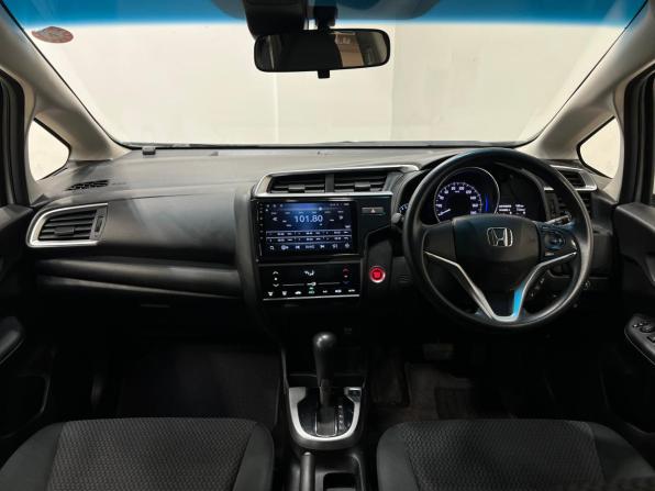 Honda Fit III Рестайлинг с пробегом 2017 года, цена 950 000 рублей, 167000 км, хэтчбек, Автокод Объявления