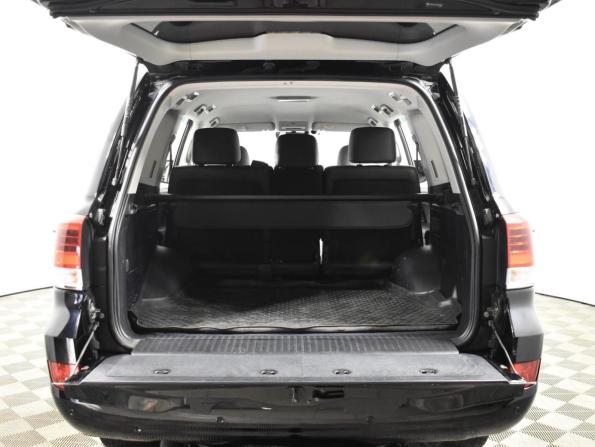 Toyota Land Cruiser 200 Series Рестайлинг 2 с пробегом 2018 года, цена 6 620 900 рублей, 125115 км, внедорожник, Автокод Объявления