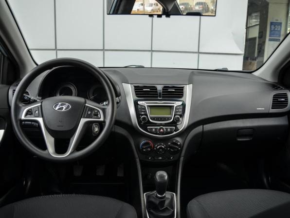 Hyundai Solaris I с пробегом 2014 года, цена 990 000 рублей, 36360 км, седан, Автокод Объявления